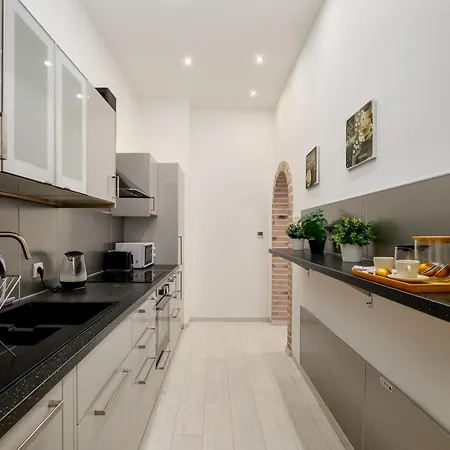 شقة Cosy Home-apartment In Liszt Ferenc *