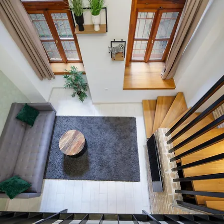 Cosy Home-apartment In Liszt Ferenc شقة *